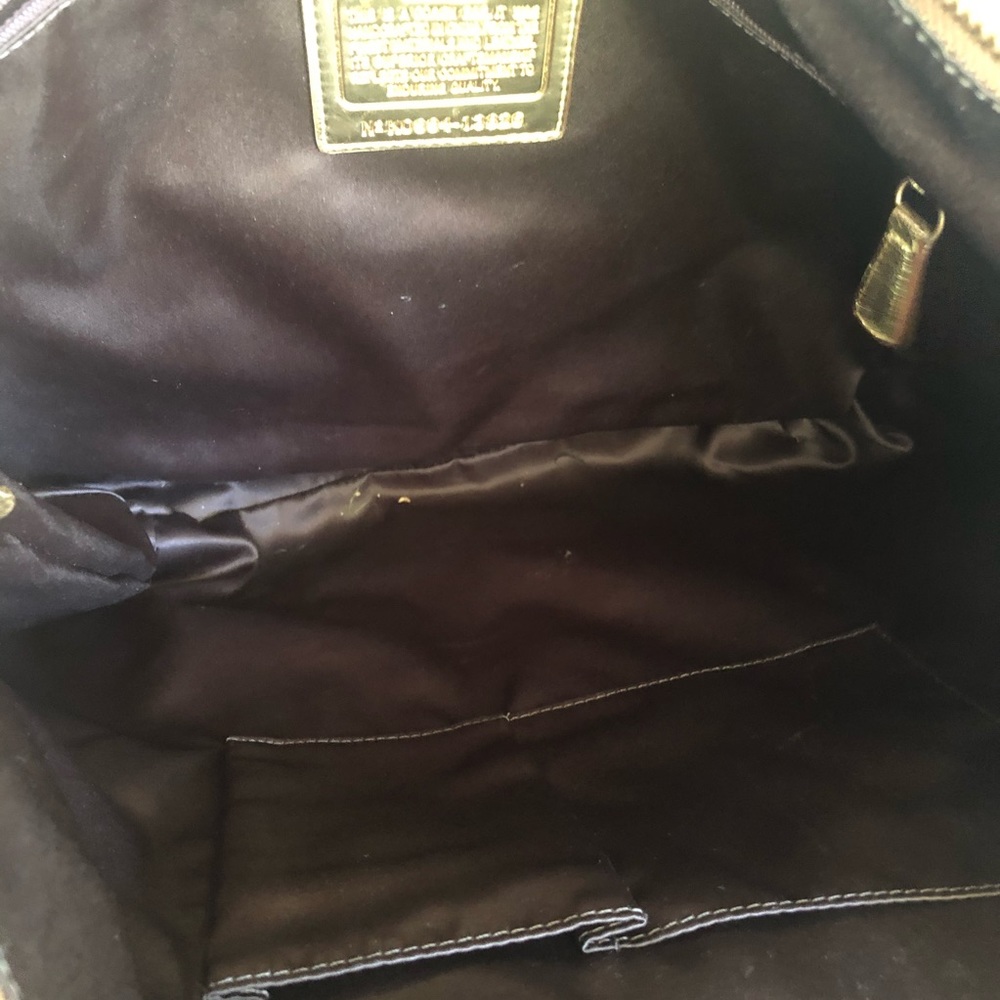 Authentic Coach Poppy - Picture 5 of 5